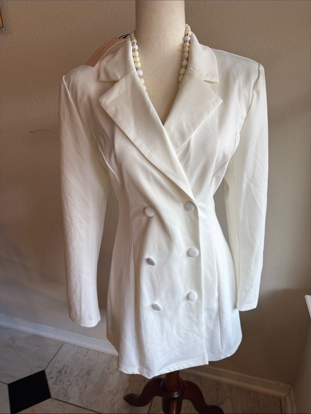 SHEIN White Double-Breasted Tailored Blazer